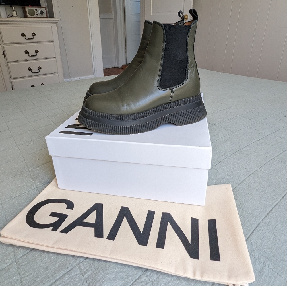 Ganni Creeper Chelsea Boots in Kalamata, size 37